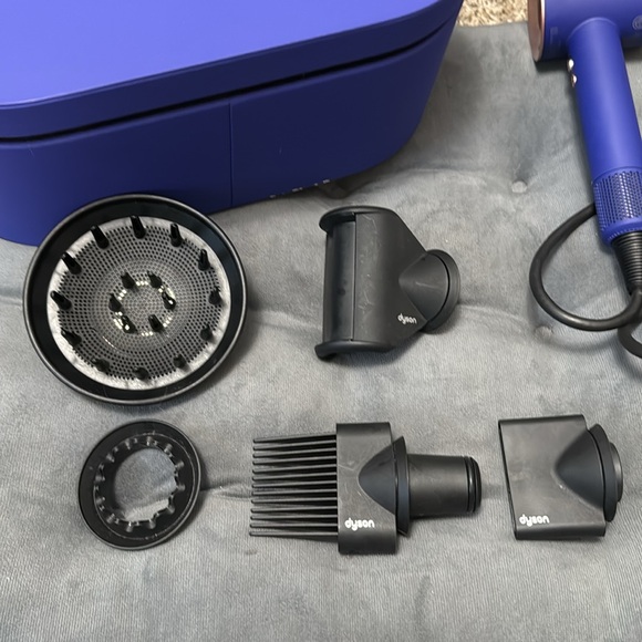 Dyson Supersonic in Blue/Rose - Picture 6 of 7